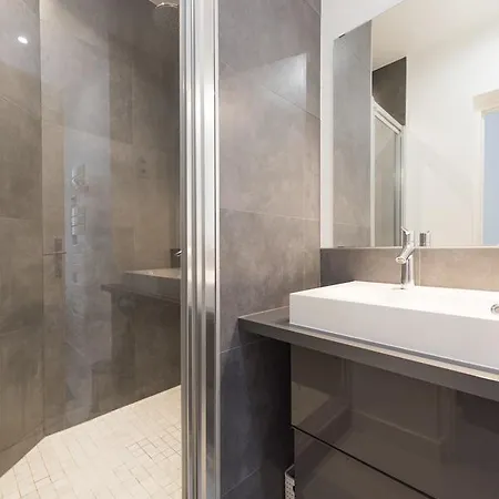 Апартаменты Veeve - Contemporary Chic By Place De La Nation